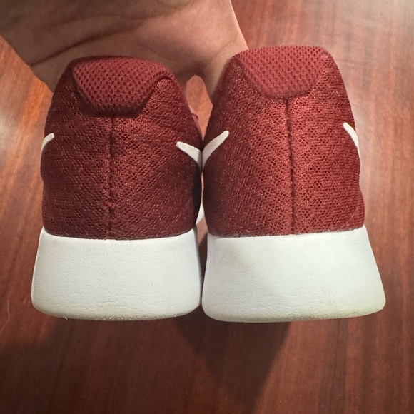 Nike Burgundy Sneakers with White Laces Womens Running Shoes - Picture 5 of 8